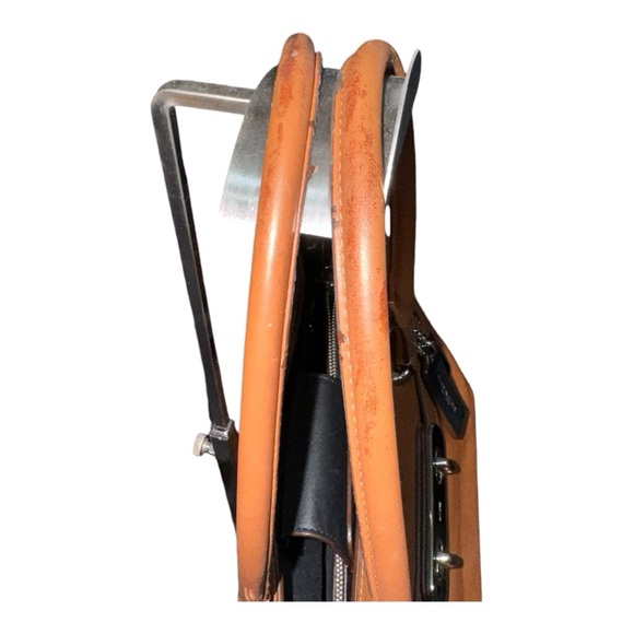 Coach Swagger EUC In Burnished Glovetanned Leather $395 Retail - Picture 5 of 16